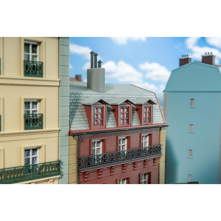 Maison de ville sur 4 étages avec commerce - FALLER 130713 - HO 1/87