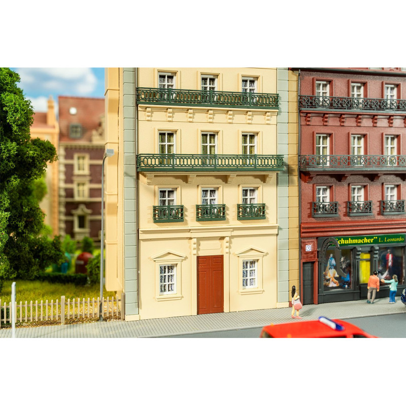 Maison de ville sur 6 étages - FALLER 130712 - HO 1/87