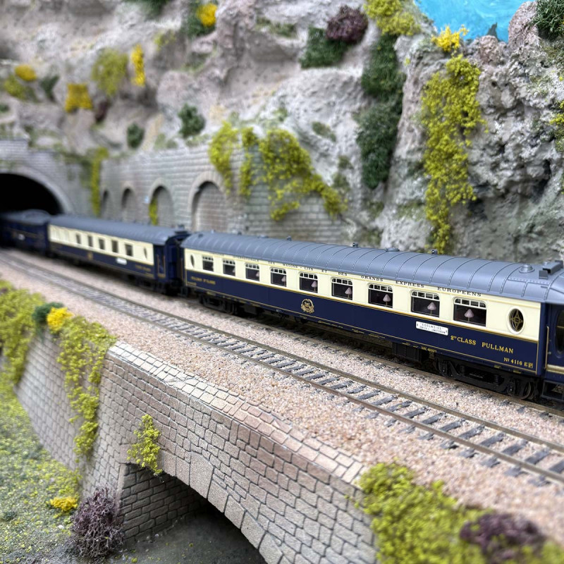 3 voitures "Edelweiss Pullman Express", CIWL - RIVAROSSI HR4390