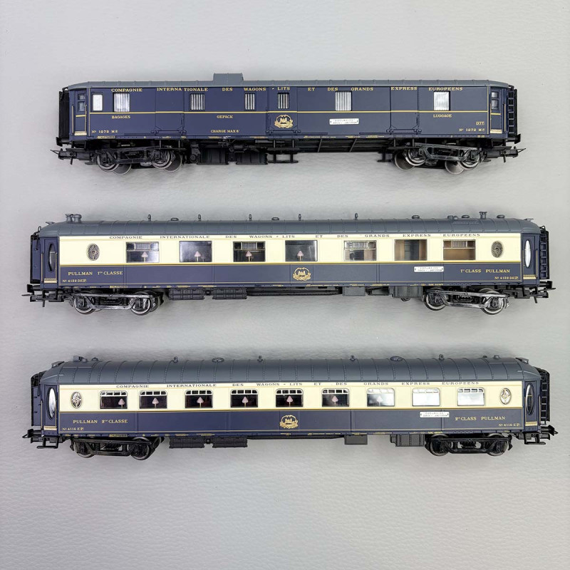 3 voitures "Edelweiss Pullman Express", CIWL - RIVAROSSI HR4390