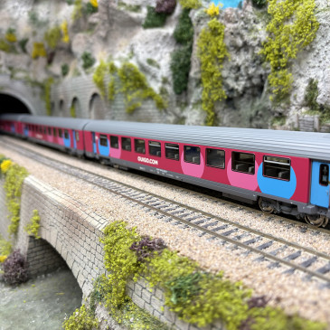 3 voitures Corail VTU B11tu, "OUIGO", SNCF - ROCO 6200025