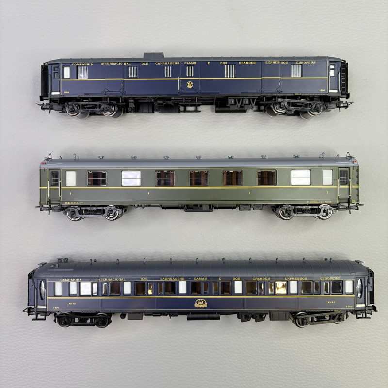 3 voitures "Sud Express",  CIWL - ELECTROTREN HE4027