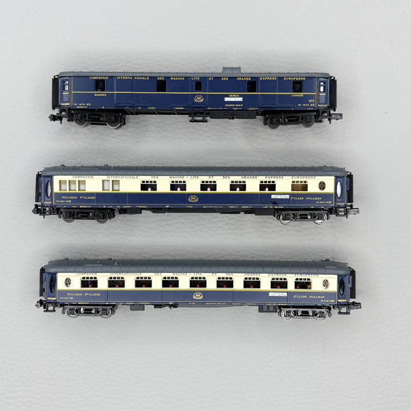 3 voitures "Edelweiss Pullmann Express", CIWL - ARNOLD HN4490