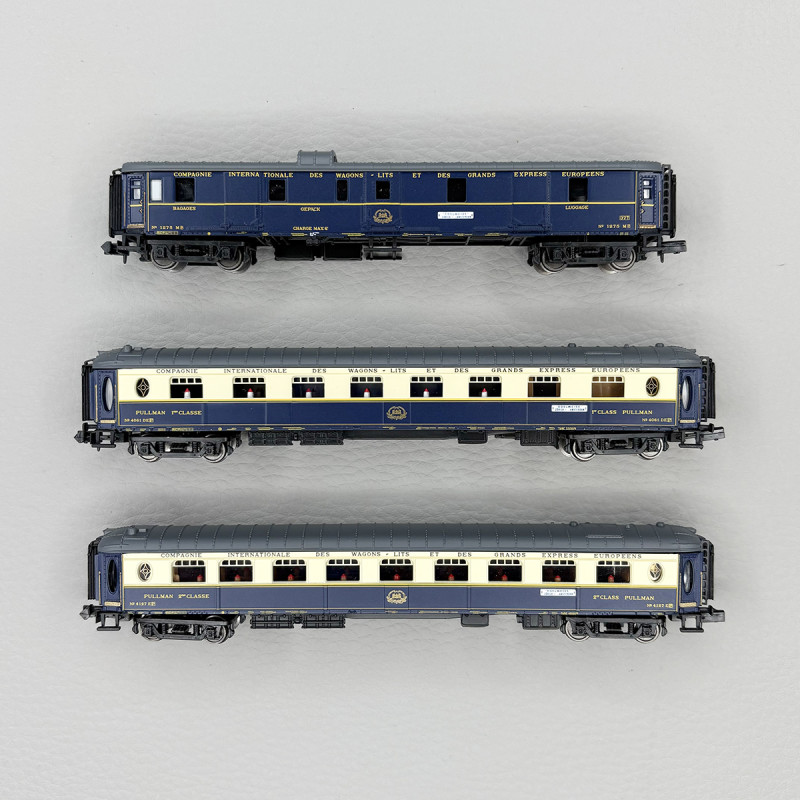3 voitures "Edelweiss Pullmann Express", CIWL - ARNOLD HN4490