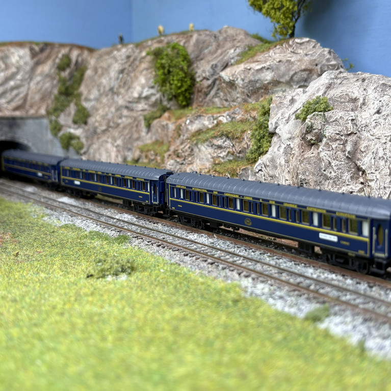 3 voitures "Sud Express", CIWL - ARNOLD HN4487