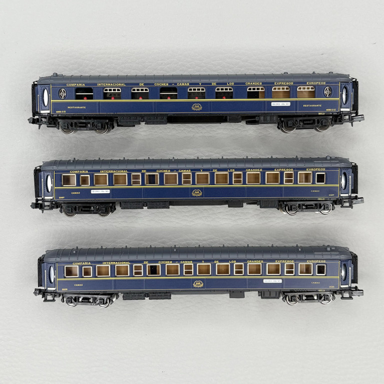 3 voitures "Sud Express", CIWL - ARNOLD HN4487