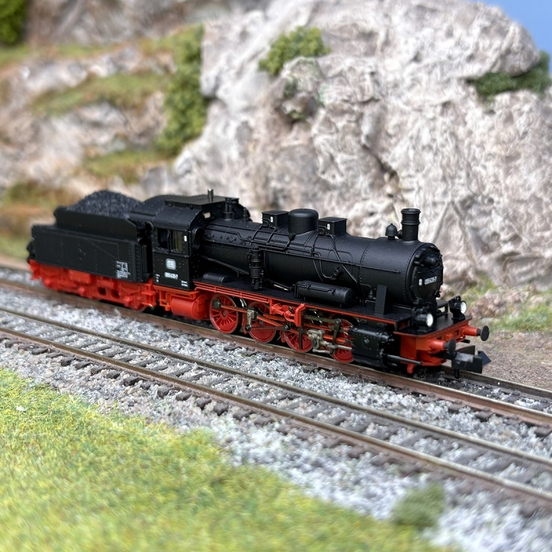 ECHELLE N DB LOCOMOTIVE A VAPEUR A TENDER FERME BR65 FLEISCHMANN Ref ECHELLE N DB LOCOMOTIVE A VAPEUR A TENDER FERME BR65 FLEISCHMANN Ref