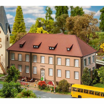 Lycée pour vieille ville - Faller 232383