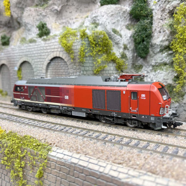 Locomotive électrique Vectron, 249 001, DB Cargo - TRIX 25293