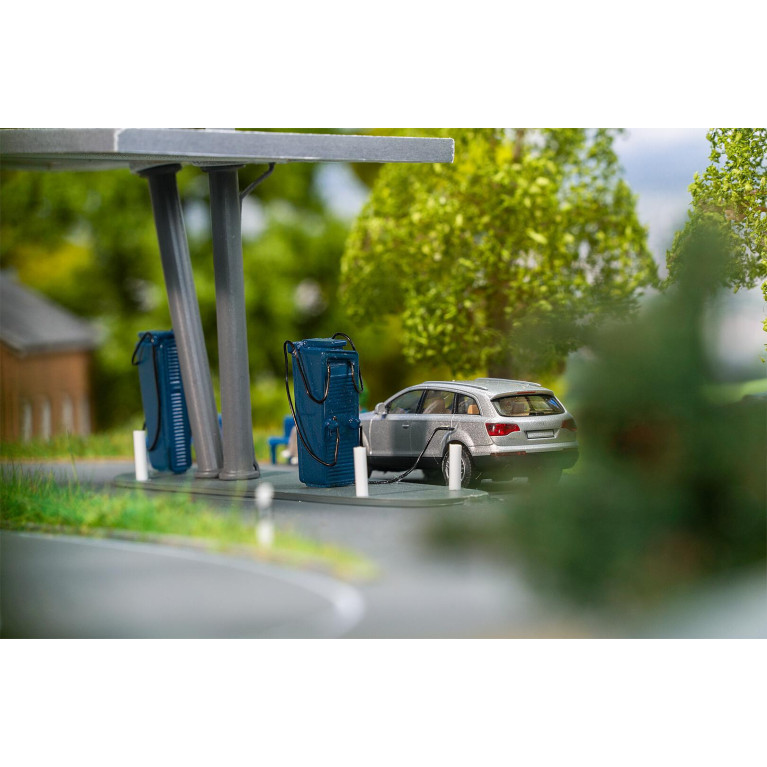 Station service chargement voiture électrique  - FALLER 130153