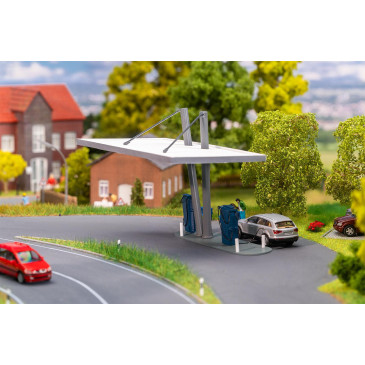 Station service chargement voiture électrique  - FALLER 130153