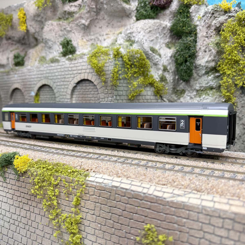 Voiture Corail VTU B10tu, logo Nouille, SNCF - LSMODELS E102