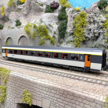 Voiture Corail VTU B10tu, logo Nouille, SNCF - LSMODELS E102