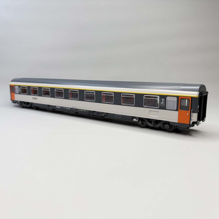 Voiture Corail VTU A9u, logo Nouille, SNCF - LSMODELS E100