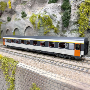 Voiture Corail VTU A9u, logo Nouille, SNCF - LSMODELS E100
