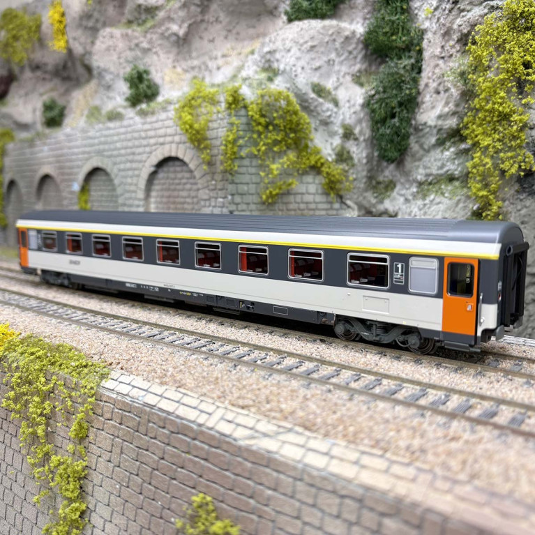 Voiture Corail VTU A9u, logo Nouille, SNCF - LSMODELS E100