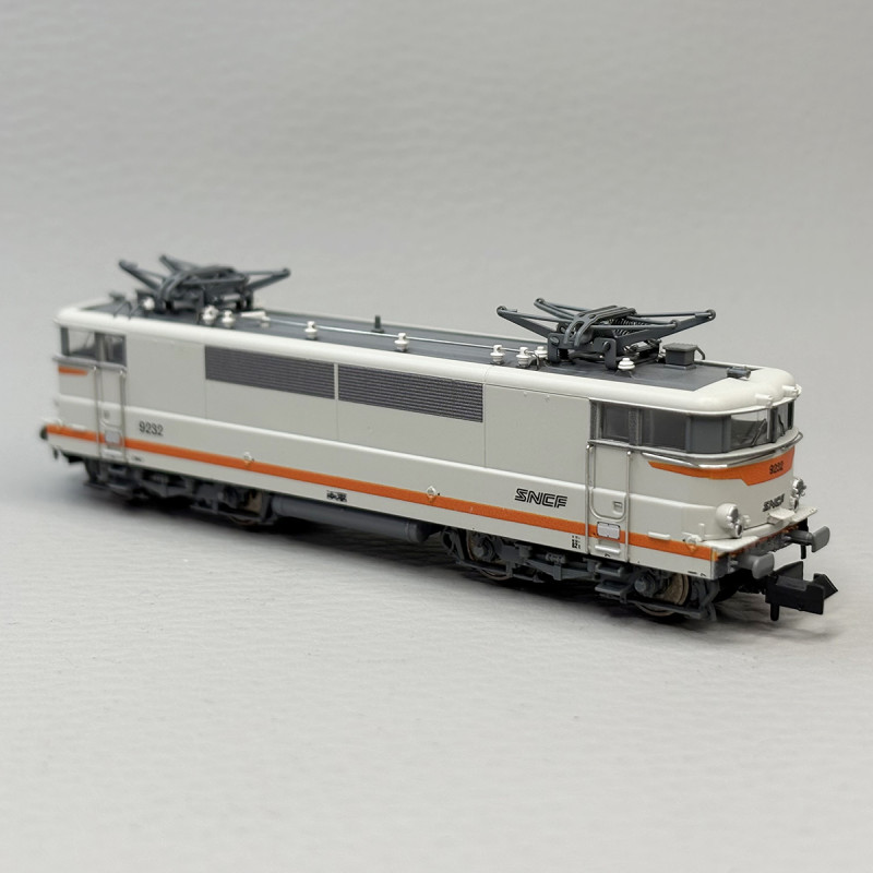 Locomotive électrique BB 9232, logo nouille, SNCF - MINITRIX 16695