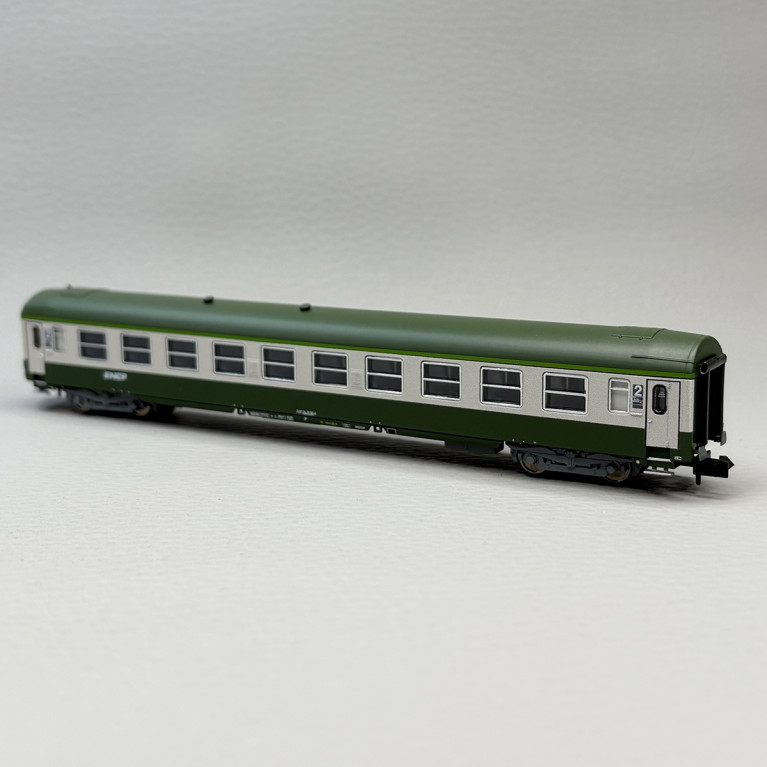 Voiture UIC, B10, 2CL, logo nouille, SNCF, Ep. V - MINITRIX 18466