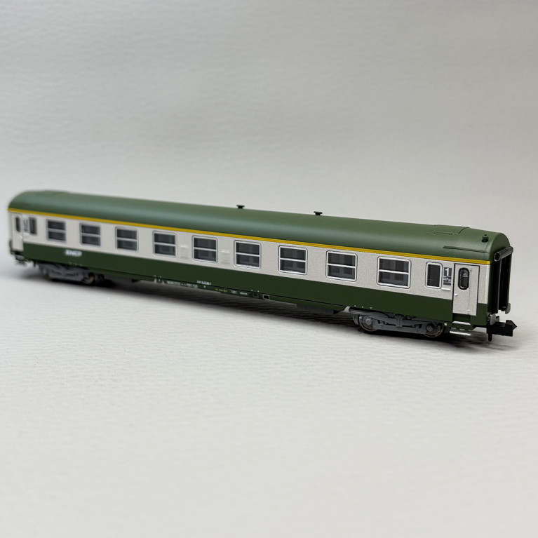 Voiture UIC, A9, 1CL, logo nouille, SNCF, Ep. V - MINITRIX 18464