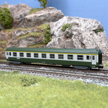 Voiture UIC, A9, 1CL, logo nouille, SNCF, Ep. V - MINITRIX 18464