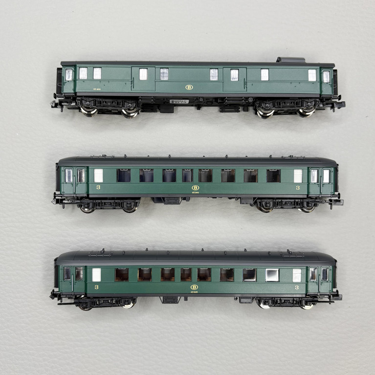 3 voitures, 2 voitures 3CL et un fourgon à bagages, SNCB - FLEISCHMANN 6260054