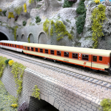 2 voitures, Bmpz 2CL et AP 1CL, "Arlberg Express", ÖBB, Ep. IV - ROCO 6200078 - HO 1/87