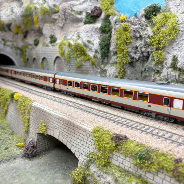 3 voitures grand confort SNCF "Etendard" voiture bar, Ep. IV - LSMODELS 40084DC - HO 1/87