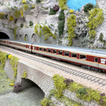 3 voitures grand confort SNCF "Restaurant" voiture bar, Ep. IV - LSMODELS 40085DC - HO 1/87