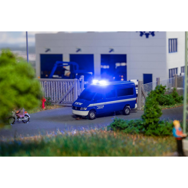 Mercedes Sprinter THW avec gyrophare, car system - FALLER 161427