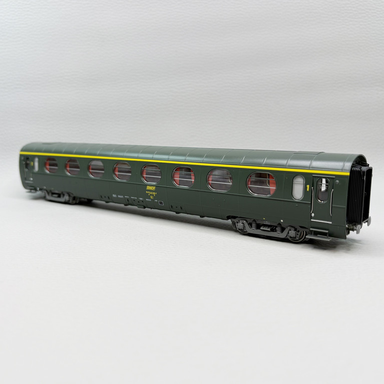 Voiture allégée "Saucisson", toit vert, A8, 1CL, SNCF - REE VB-501