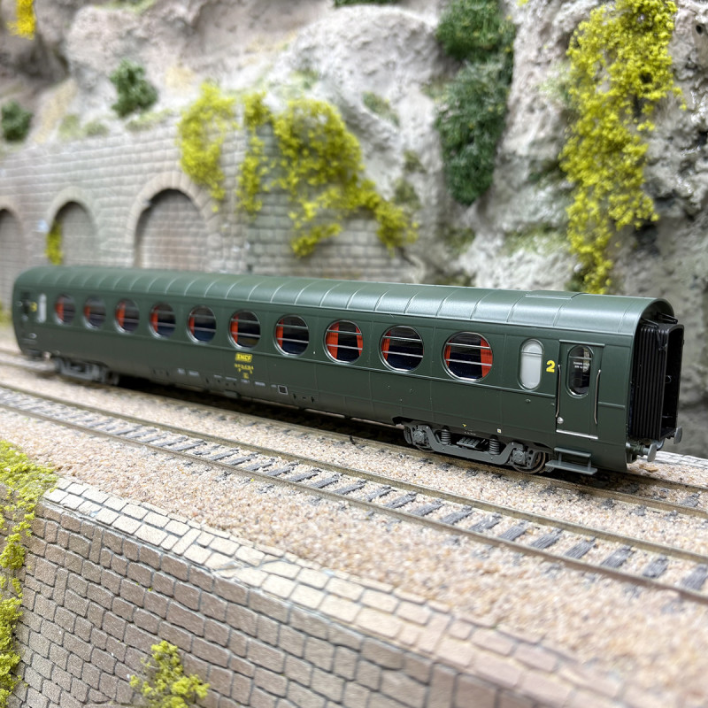Voiture allégée "Saucisson", toit vert, B10, 2CL, SNCF, Ep. IV - REE VB-502 - HO 1/87