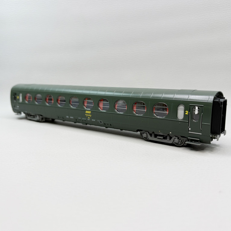 Voiture allégée "Saucisson", toit vert, B10, 2CL, SNCF - REE VB-503