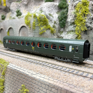 Voiture allégée "Saucisson", toit vert, B10, 2CL, SNCF, Ep. IV - REE VB-503 - HO 1/87