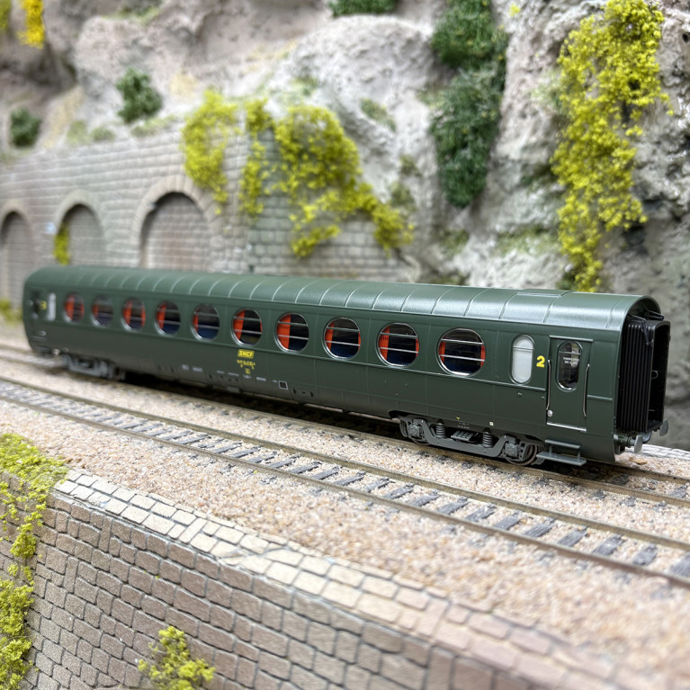 Voiture allégée "Saucisson", toit vert, B10, 2CL, SNCF, Ep. IV - REE VB-503 - HO 1/87