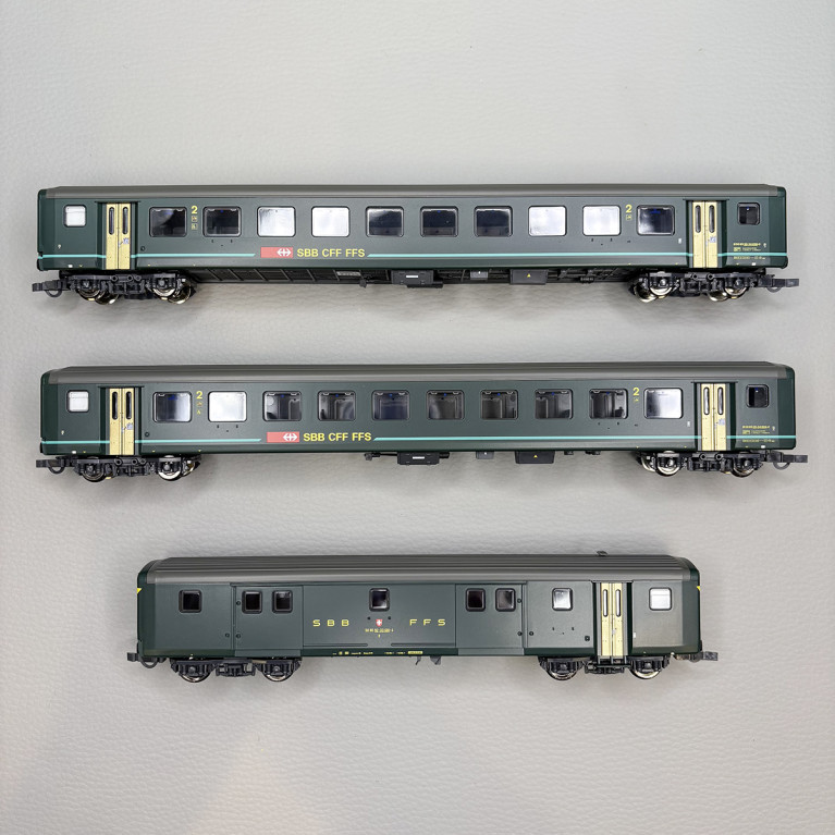 2 voitures 2CL EW-II et un fourgon à bagages, "Interregio 16173, SBB - ROCO 620090