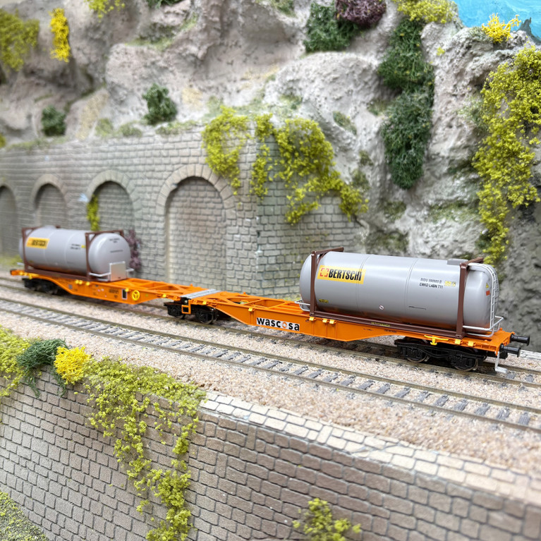 Wagon porte conteneurs type Sggmrs90, "Bertschi", Wascosa, Ep. VI - MEHANO 28401 - HO 1/87