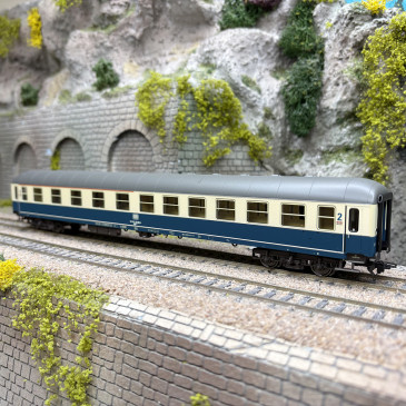 Voiture voyageurs type ABm 225, mixte 1/2CL, DB, Ep. IV - MARKLIN 43934 - HO 1/87