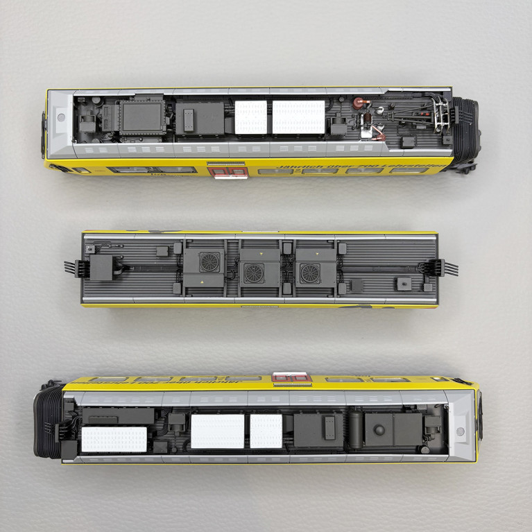 Automotrice RaBe 525 037 NINA "Login", 3 éléments, BLS - LSMODELS 17201DCS