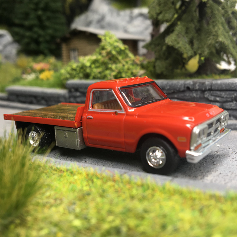 GMC Sierra Grande platform, rouge, 1968 - BREKINA 19670 - HO 1/87