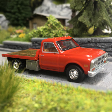 GMC Sierra Grande platform, rouge, 1968 - BREKINA 19670 - HO 1/87