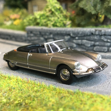 Citroën DS 19 cabriolet capote ouverte, gris nacré, 1963 - SAI 7801 - HO 1/87
