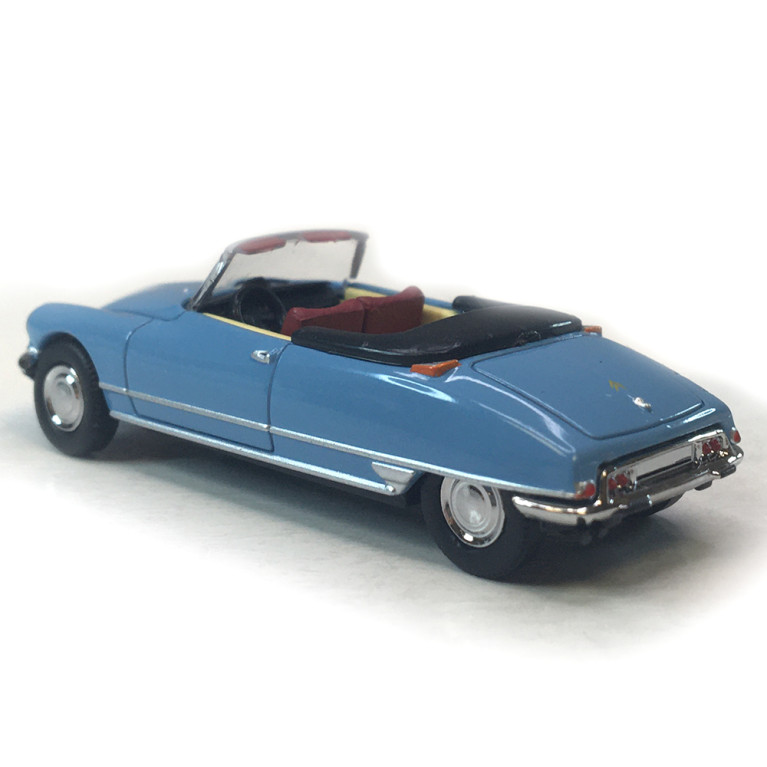 Citroën DS 19 cabriolet capote ouverte, bleu ciel, 1963 - SAI 7809.2 - HO 1/87