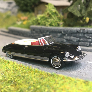 Citroën DS 19 cabriolet capote ouverte, noir, 1963 - SAI 7809.3 - HO 1/87