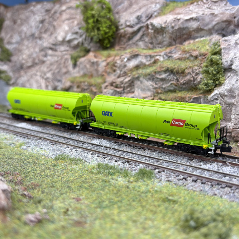 2 wagons trémies parois rondes "Rail Cargo Group", GATX, Ep. VI - ARNOLD HN6707 - N 1/160