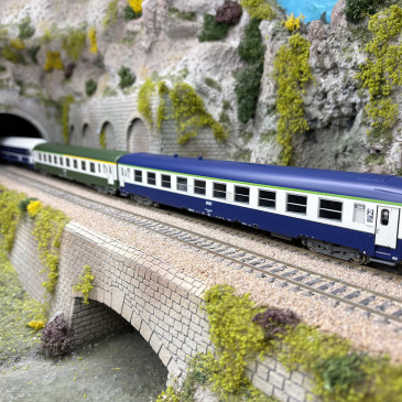Rame de 4 voitures "Arlberg-Express, SNCF, Ep. IV - ROCO 6200080 - HO 1/87
