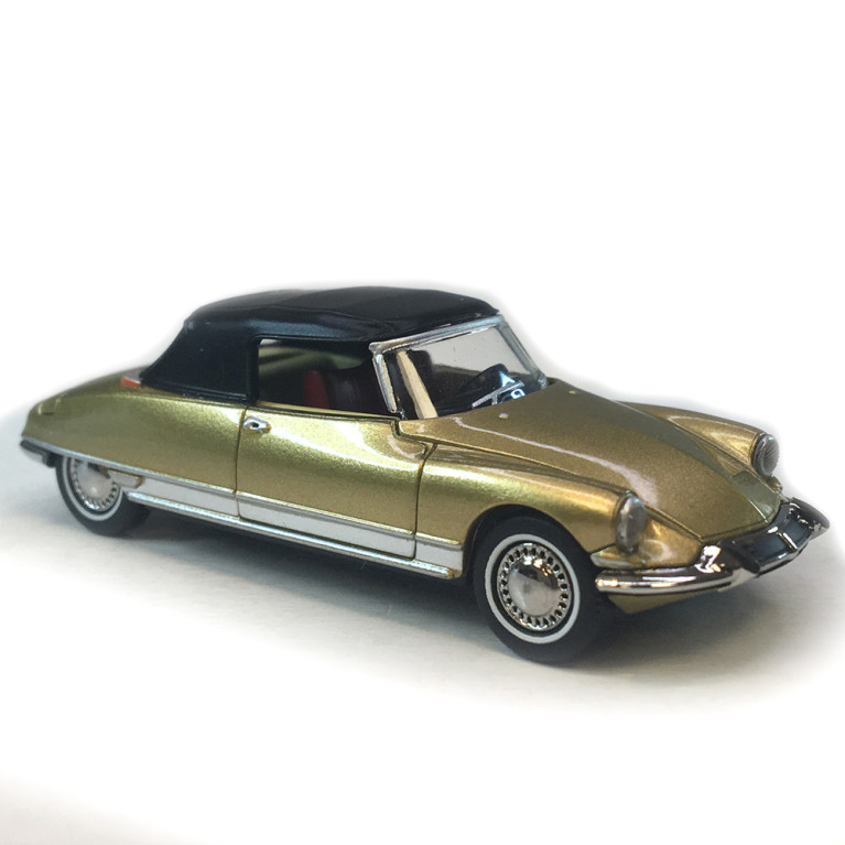 Citroën DS 19 cabriolet capote fermé, gris nacré, 1963 - SAI 7811 - HO 1/87