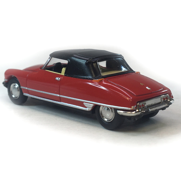 Citroën DS 19 cabriolet capote fermé, rouge corail, 1963 - SAI 7813 - HO 1/87