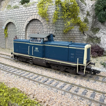 Locomotive diesel 211 140-9, DB, Ep. IV, digital son - TRIX 25101 - HO 1/87