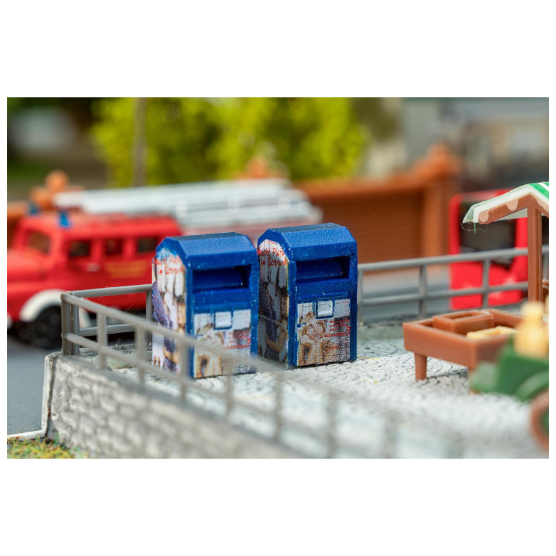 2 Conteneurs de vêtements usagés - Faller 272927 - HO 1/87