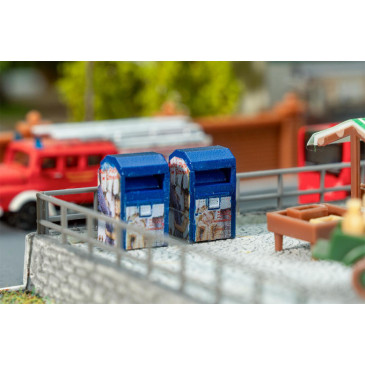 2 Conteneurs de vêtements usagés - Faller 272927 - HO 1/87